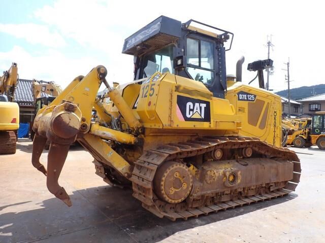 Caterpillar D7E Bulldozer For Sale Japan YN39965