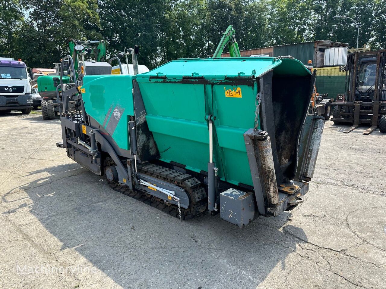 Vögele Super 800 crawler asphalt paver for sale Germany Friedberg ZG40850