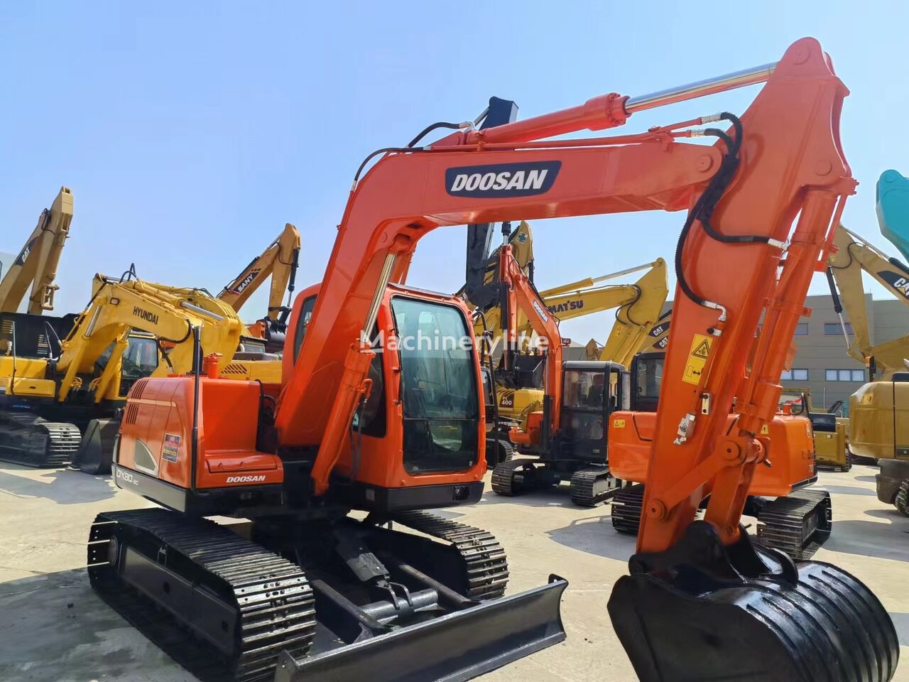 Doosan DX80 Tracked Excavator For Sale China Shanghai FX35842