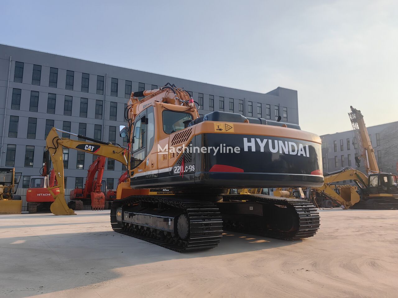 Hyundai R220LC 9S Tracked Excavator For Sale China Minhang District