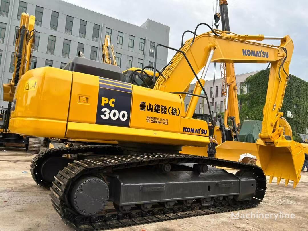 Komatsu PC300 Tracked Excavator For Sale China Shanghai RT35847