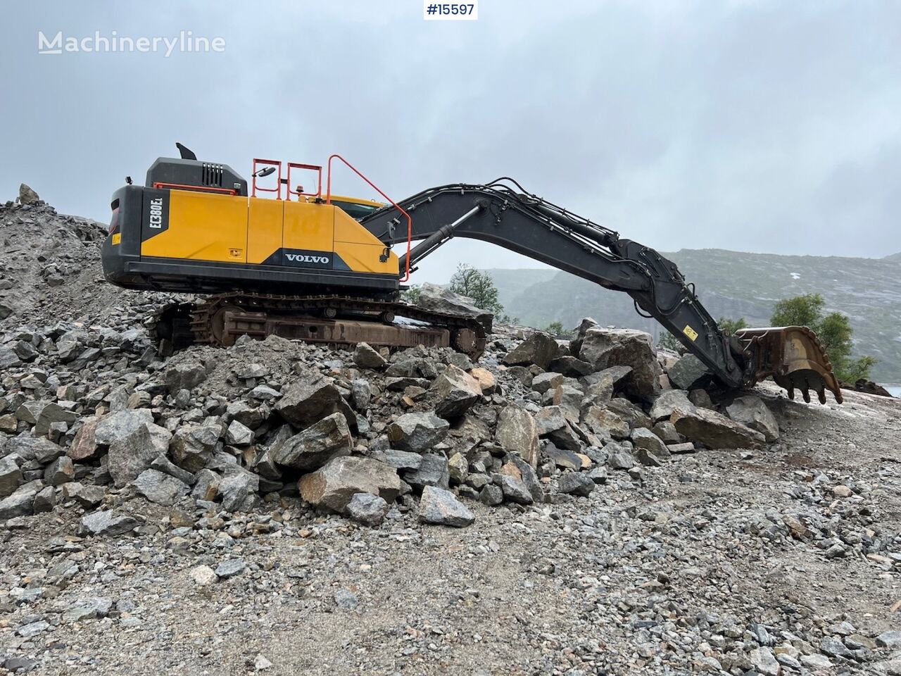 Volvo Ec El Excavator W Digger Bucket Tracked Excavator For Sale