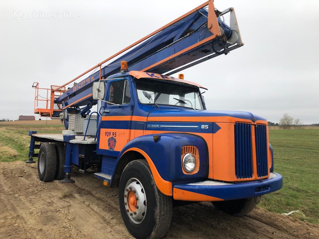 Scania 85 dźwig zabytkowy - TR.007 bucket truck