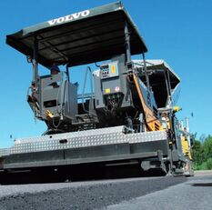 Volvo-ABG 7820 crawler asphalt paver