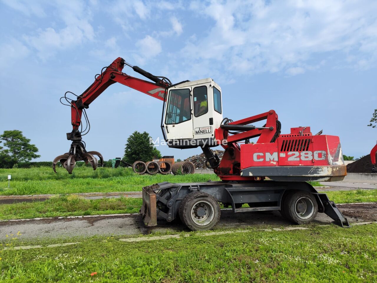 Minelli CM 280 long reach excavator for sale Italy Chiari, YG34578