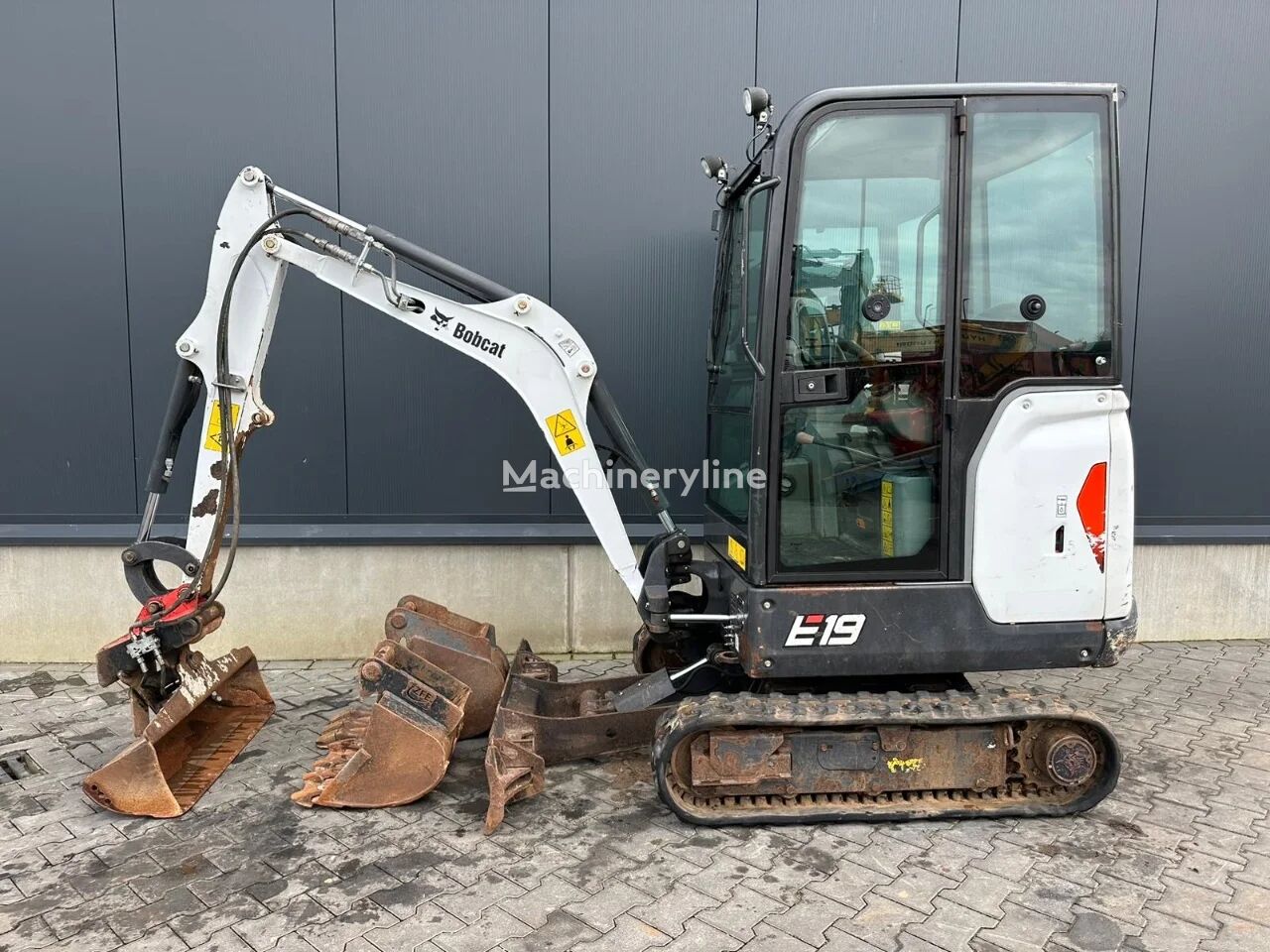 Bobcat E19 mini excavator for sale Netherlands Winterswijk, XA39389