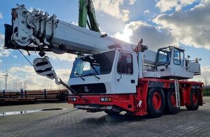 Grove GMK 3050 mobile crane