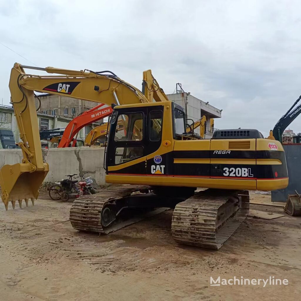 Caterpillar 320BL tracked excavator for sale China Shanghai, WZ39858