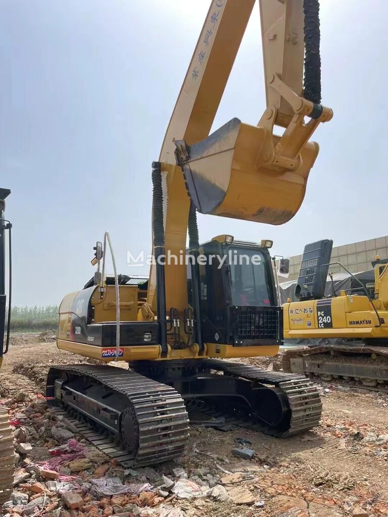 Caterpillar 320d2 Tracked Excavator For Sale China Shanghai Aq37181 6074