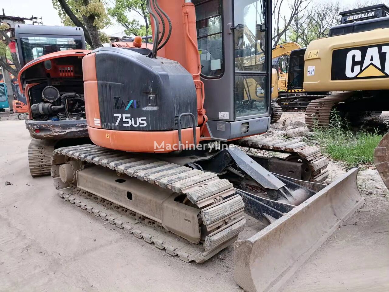 Hitachi ZX75 tracked excavator for sale China Shanghai, YP38034