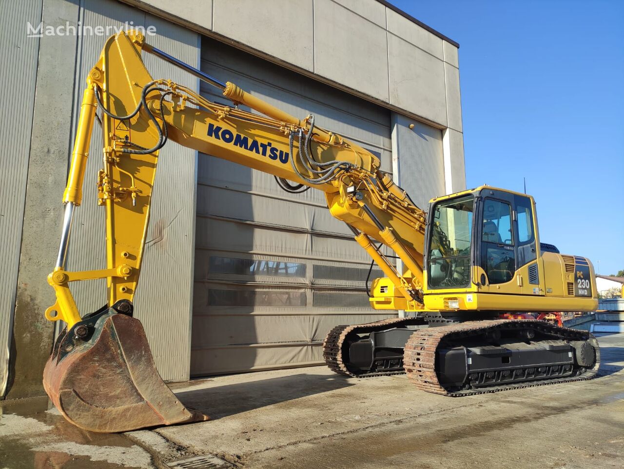 Komatsu Pc230nhd 8 Tracked Excavator For Sale Italy Bra Td38381 1204