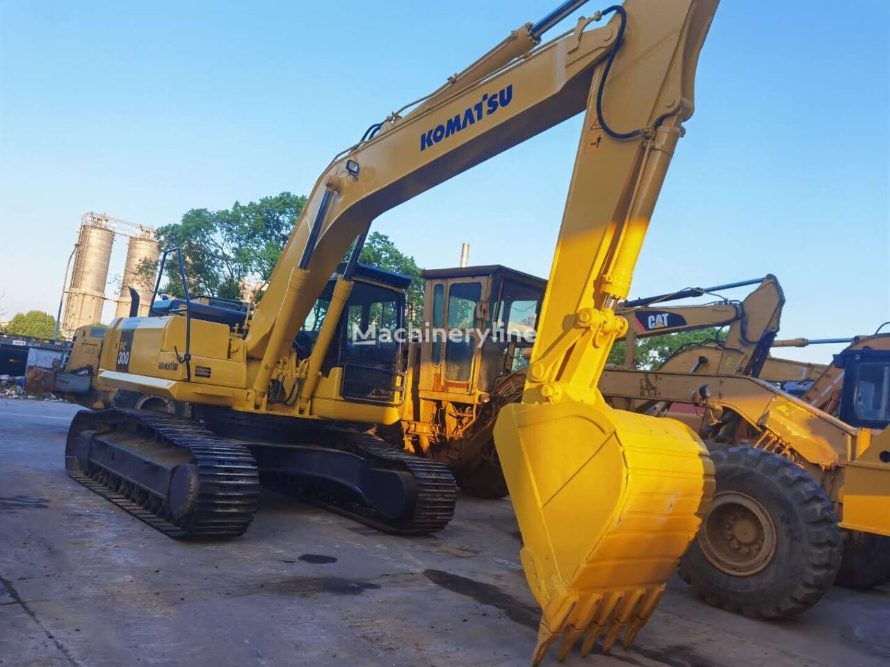 Komatsu PC300-7 tracked excavator