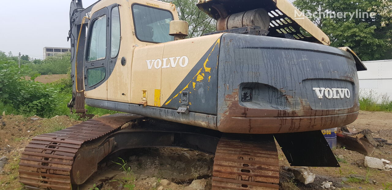 Volvo EC210 tracked excavator for parts