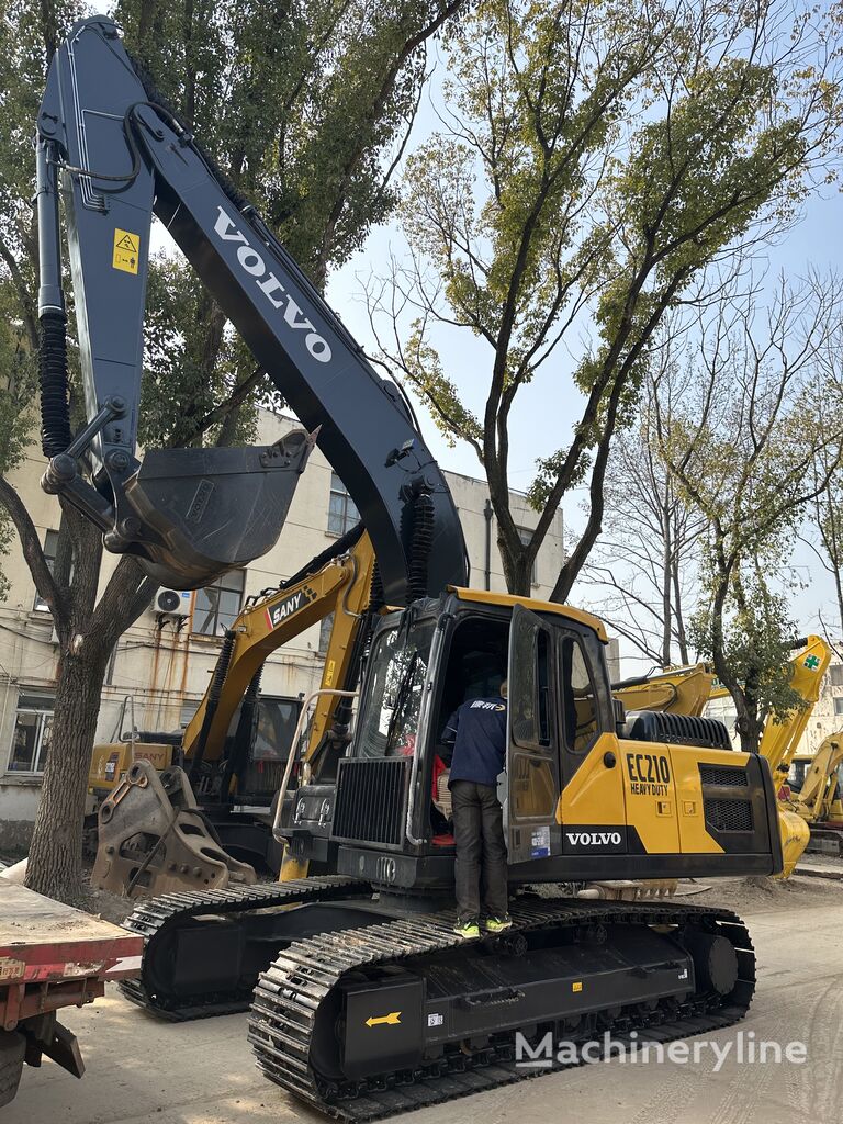 Volvo EC210D Tracked Excavator For Sale China Shanghai, QX38887