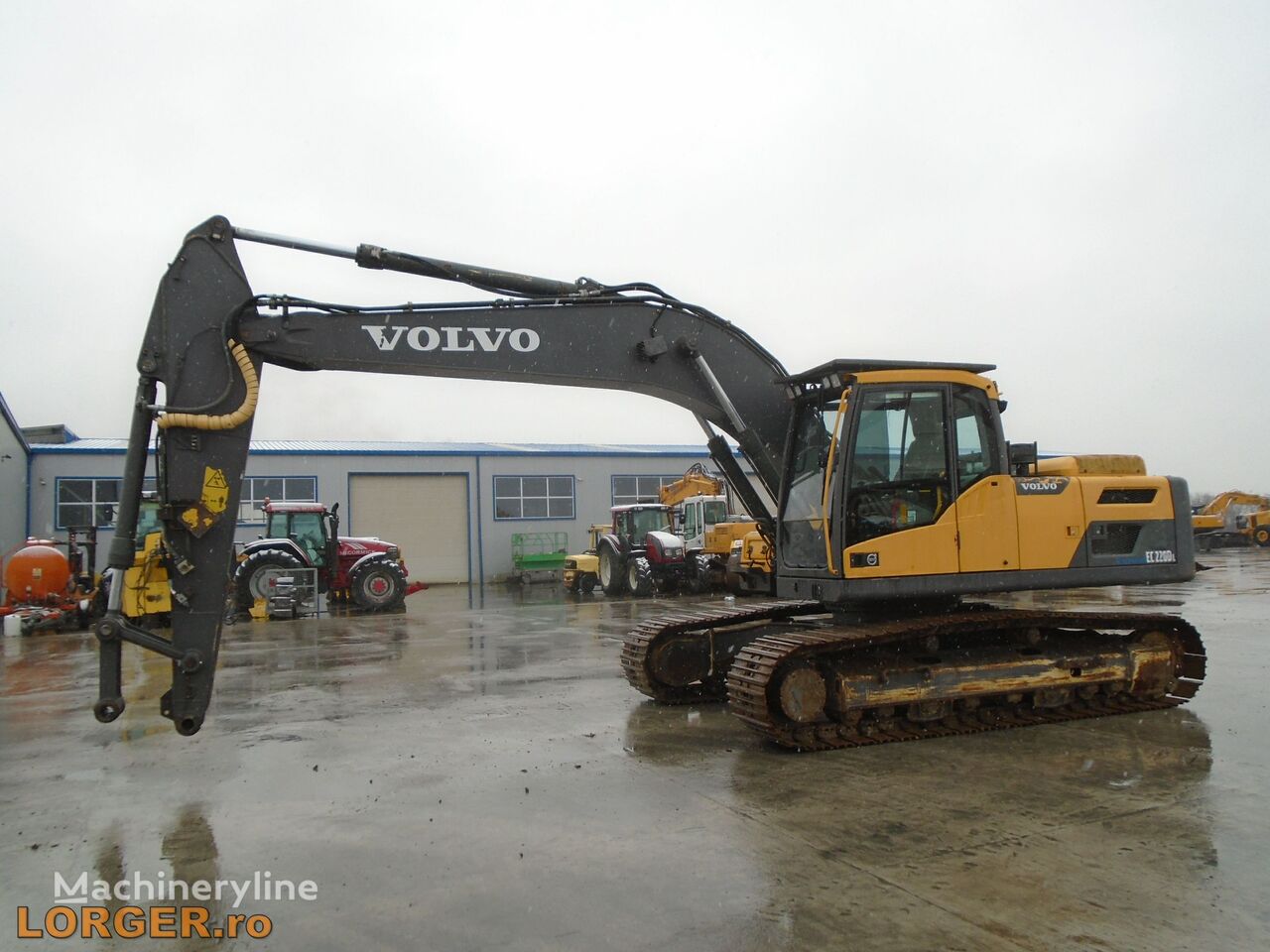 Volvo EC220 DL tracked excavator