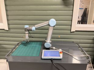 Universal Robots CB31 industrial robot