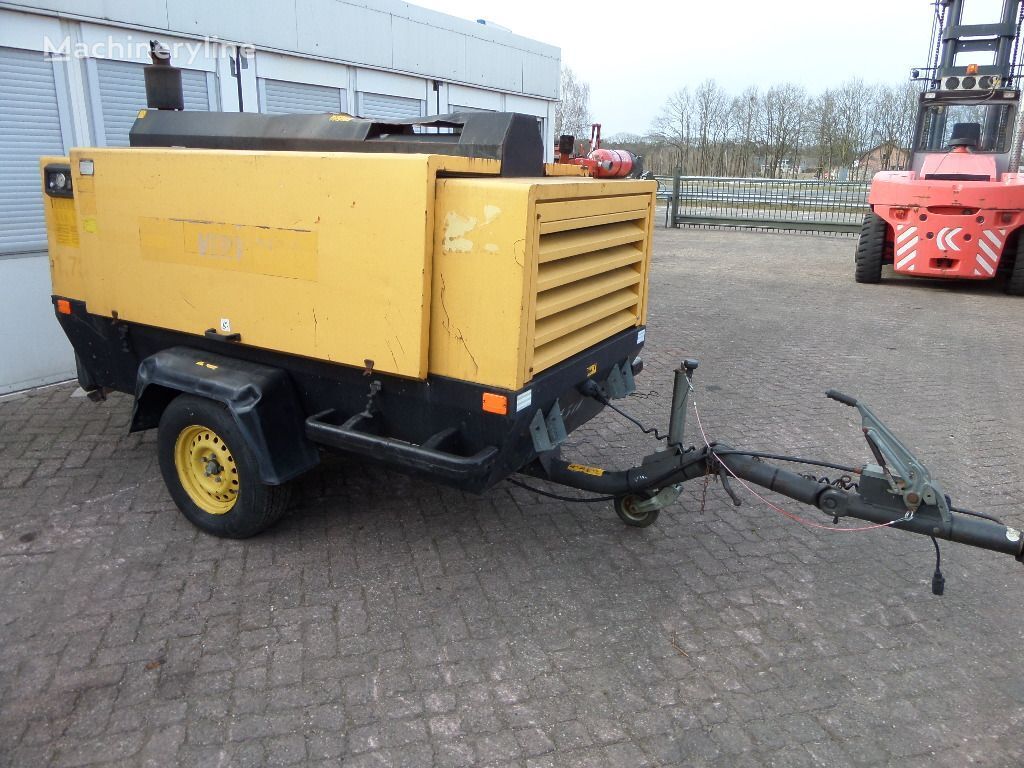 Atlas Copco XAS136DD mobile compressor