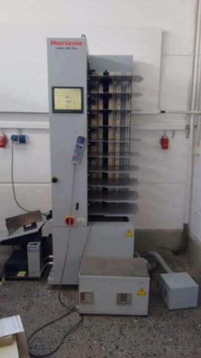 Horizon VAC 100a paper collator machine