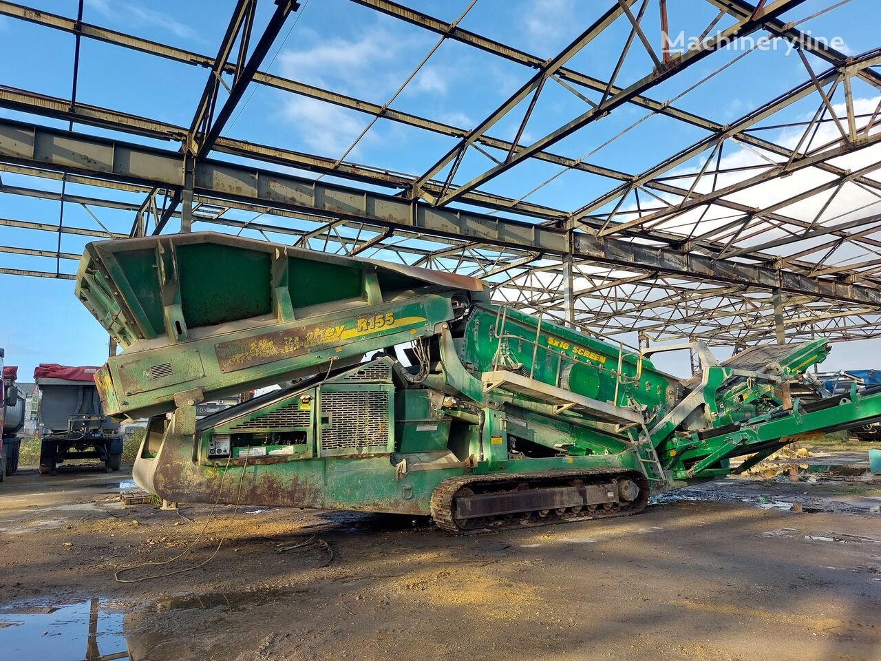 McCloskey R155 vibrating screen