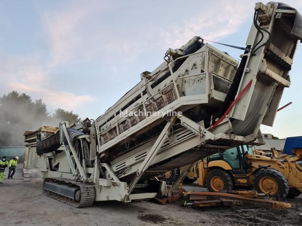 Powerscreen Chieftain 1800 vibrating screen