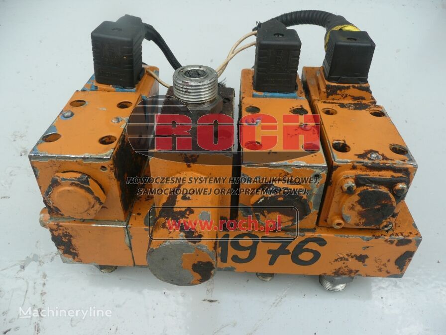 RI 3sek 4943376K + sterownik BOSCH hydraulic distributor for Case 1188  excavator