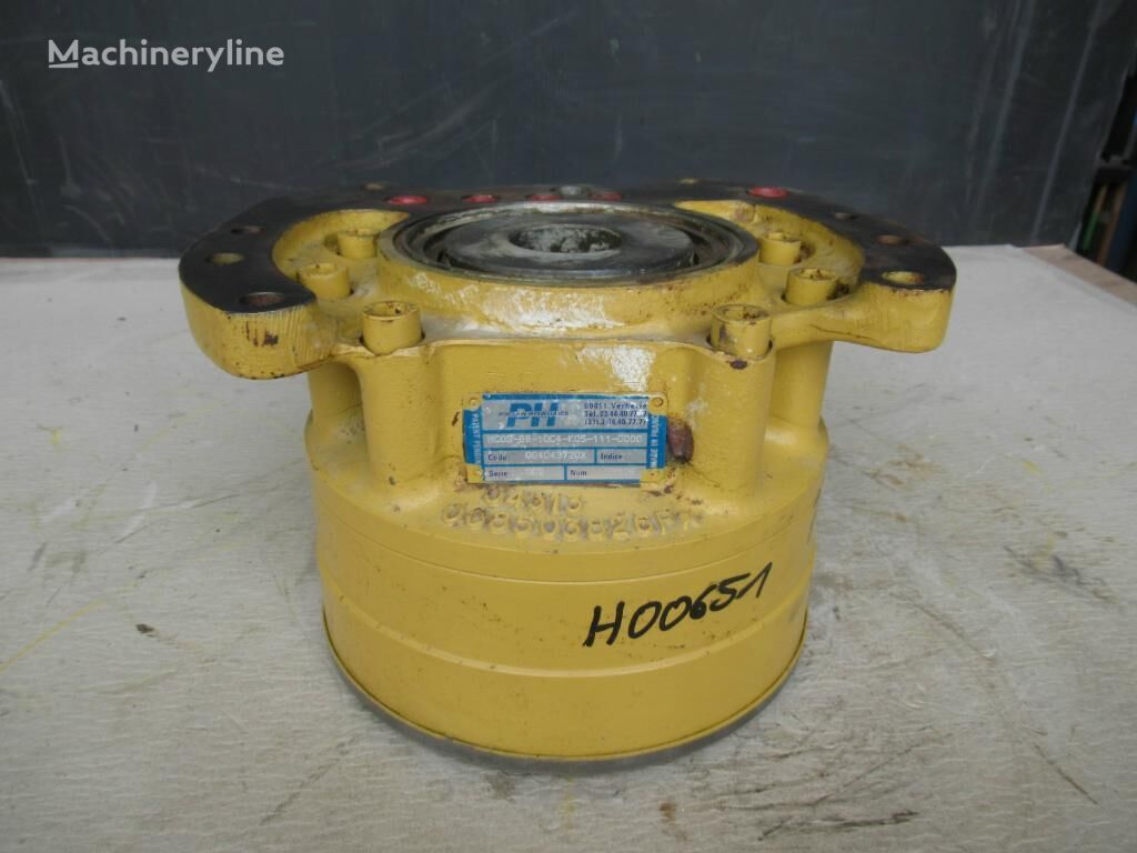 Poclain Hydraulics MC05-88-10C4-K05-111-0000 004043720X hydraulic motor for excavator
