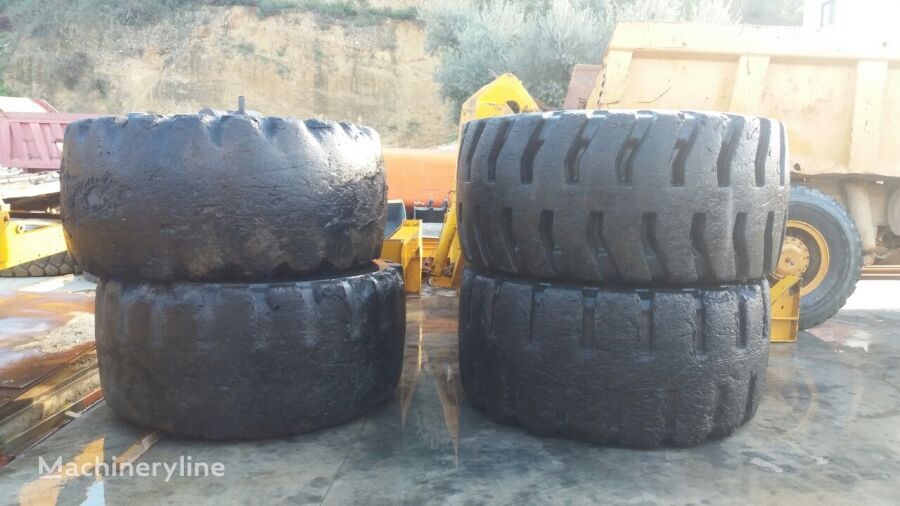 Caterpillar 988B/G/H 30.65R33 wheel loader tire